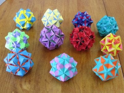 Tomoko-Fuse-Floral-Origami-Globes-collection-table.jpg