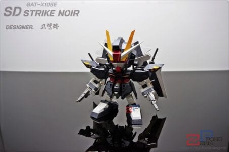 SD Strike Noir Gundam Paper craft
